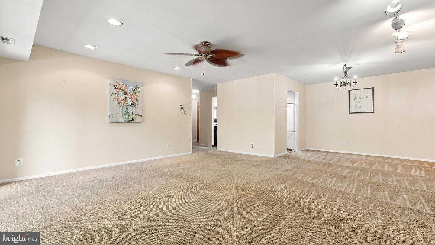 18 Drummers Ln Property Photo 7