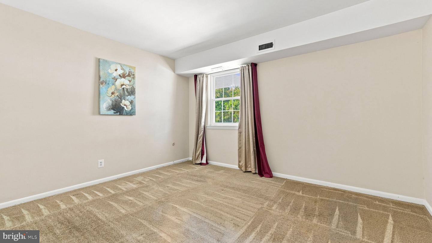 18 Drummers Ln Property Photo 21