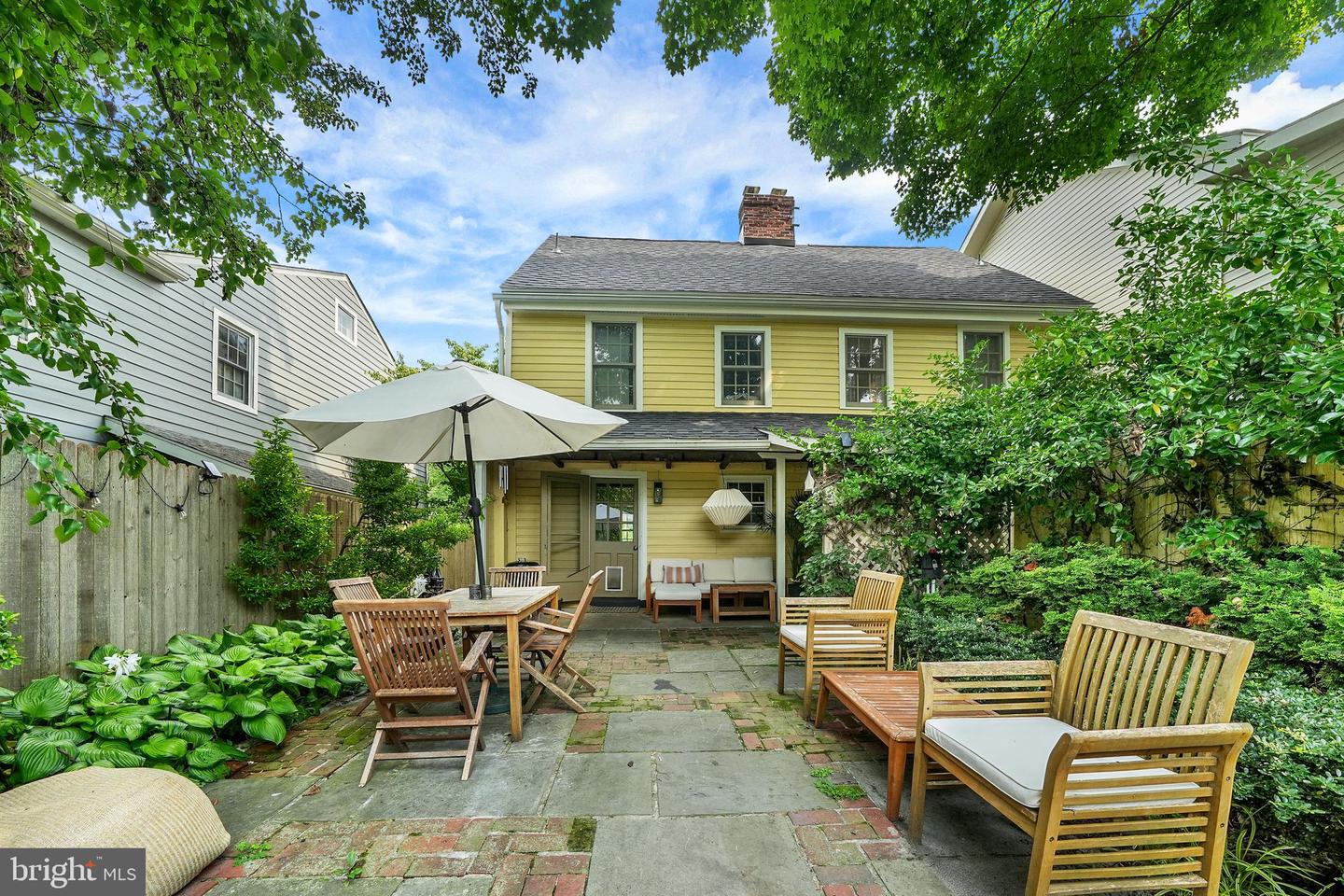 9 Buffington St Property Photo 4