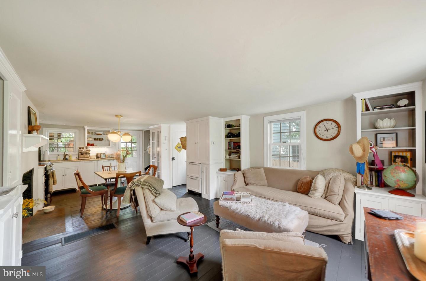 9 Buffington St Property Photo 7