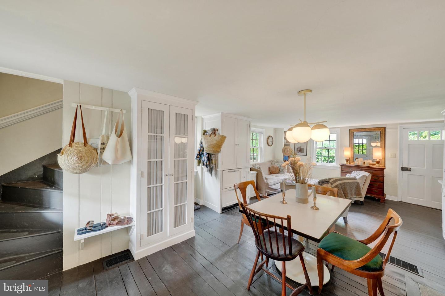 9 Buffington St Property Photo 8
