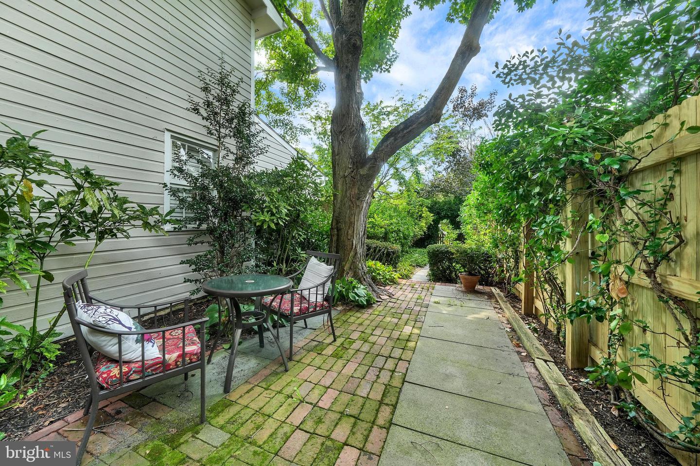 9 Buffington St Property Photo 28
