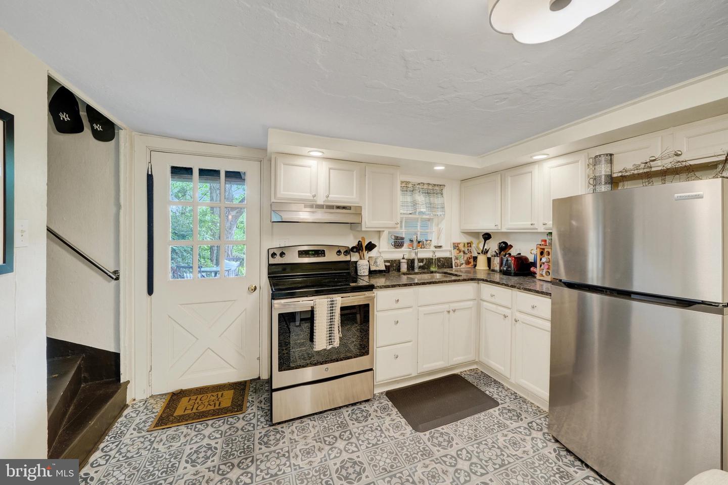 9 Buffington St Property Photo 30