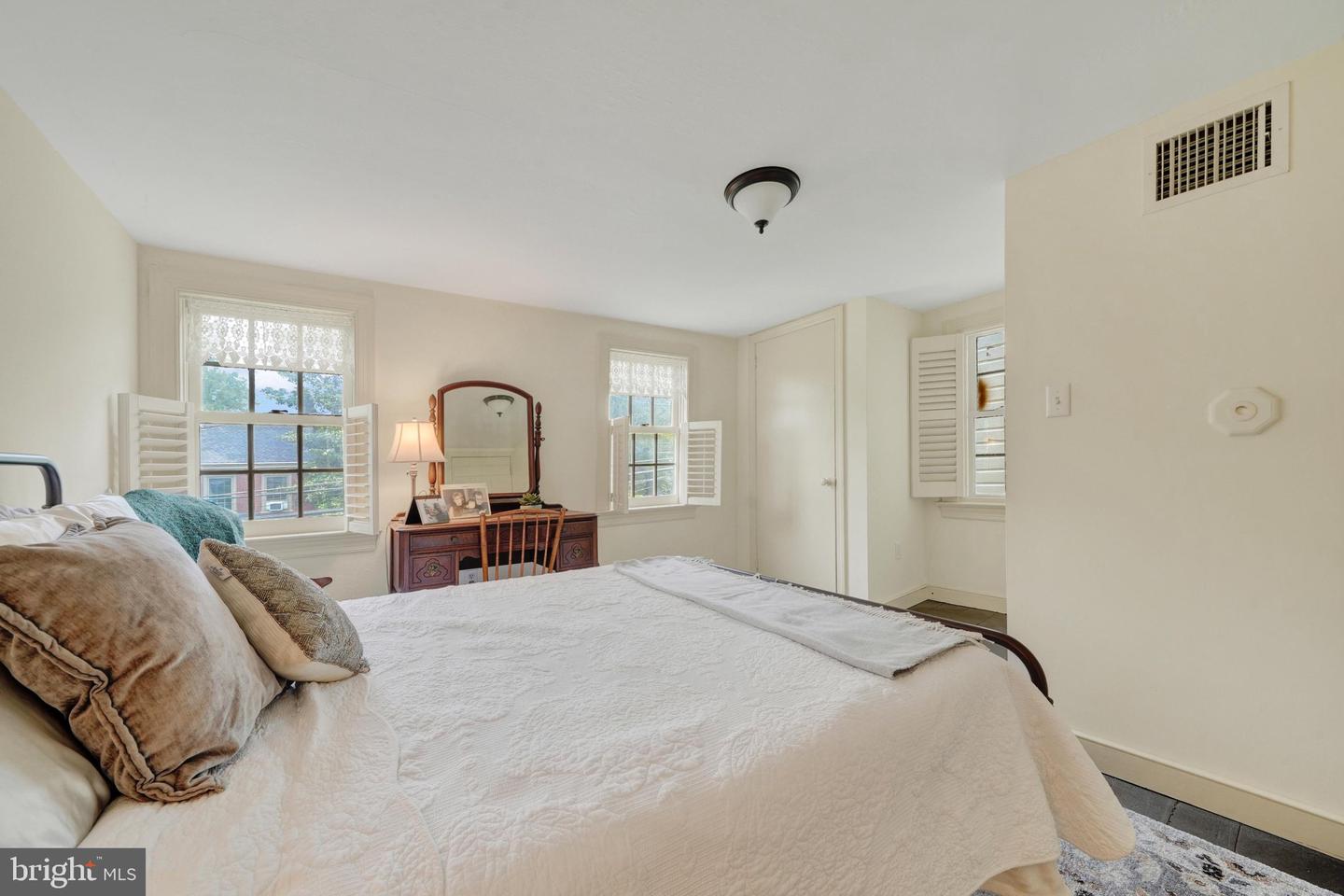 9 Buffington St Property Photo 37