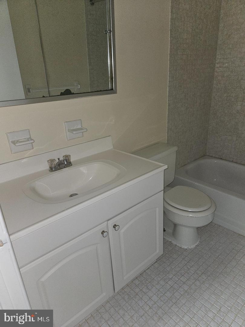 326 Drummers Ln #326 Property Photo 17