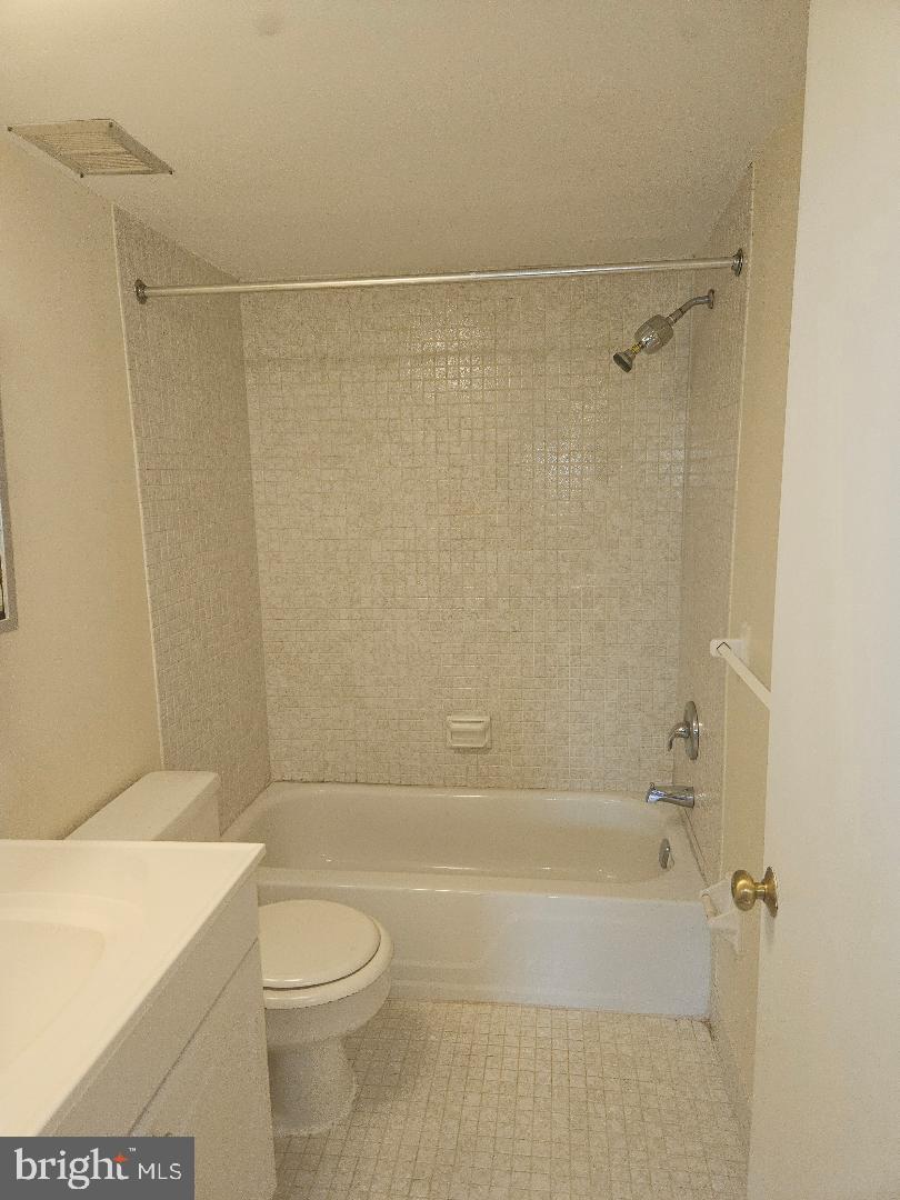 326 Drummers Ln #326 Property Photo 18