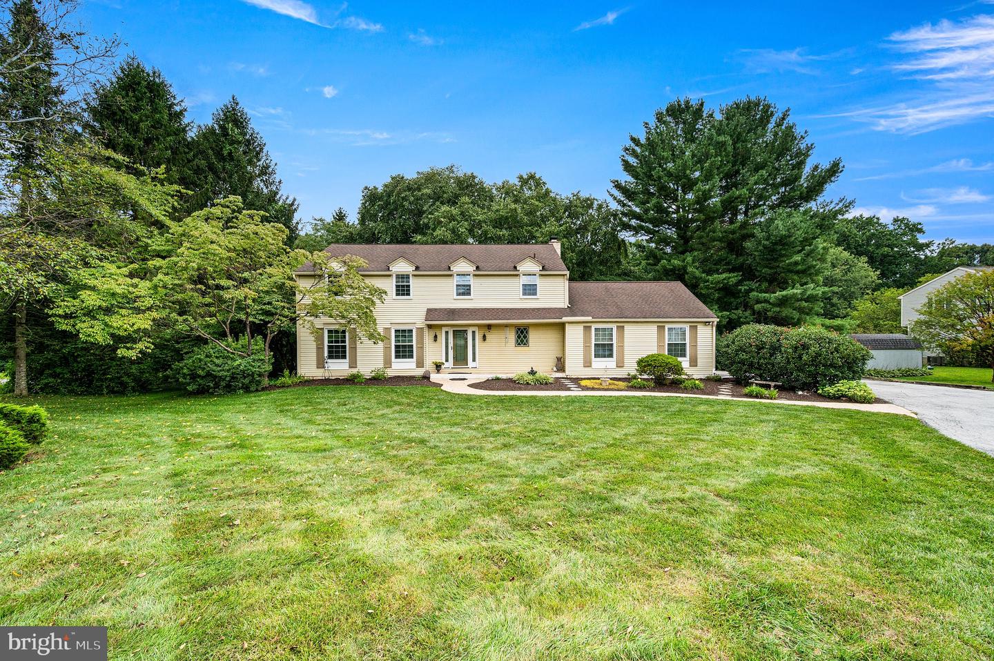 105 Scotts Glen Rd Property Photo 1