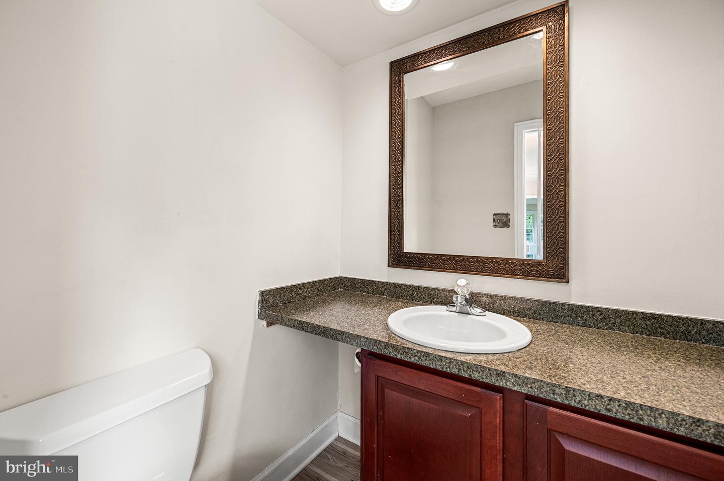 105 Scotts Glen Rd Property Photo 7