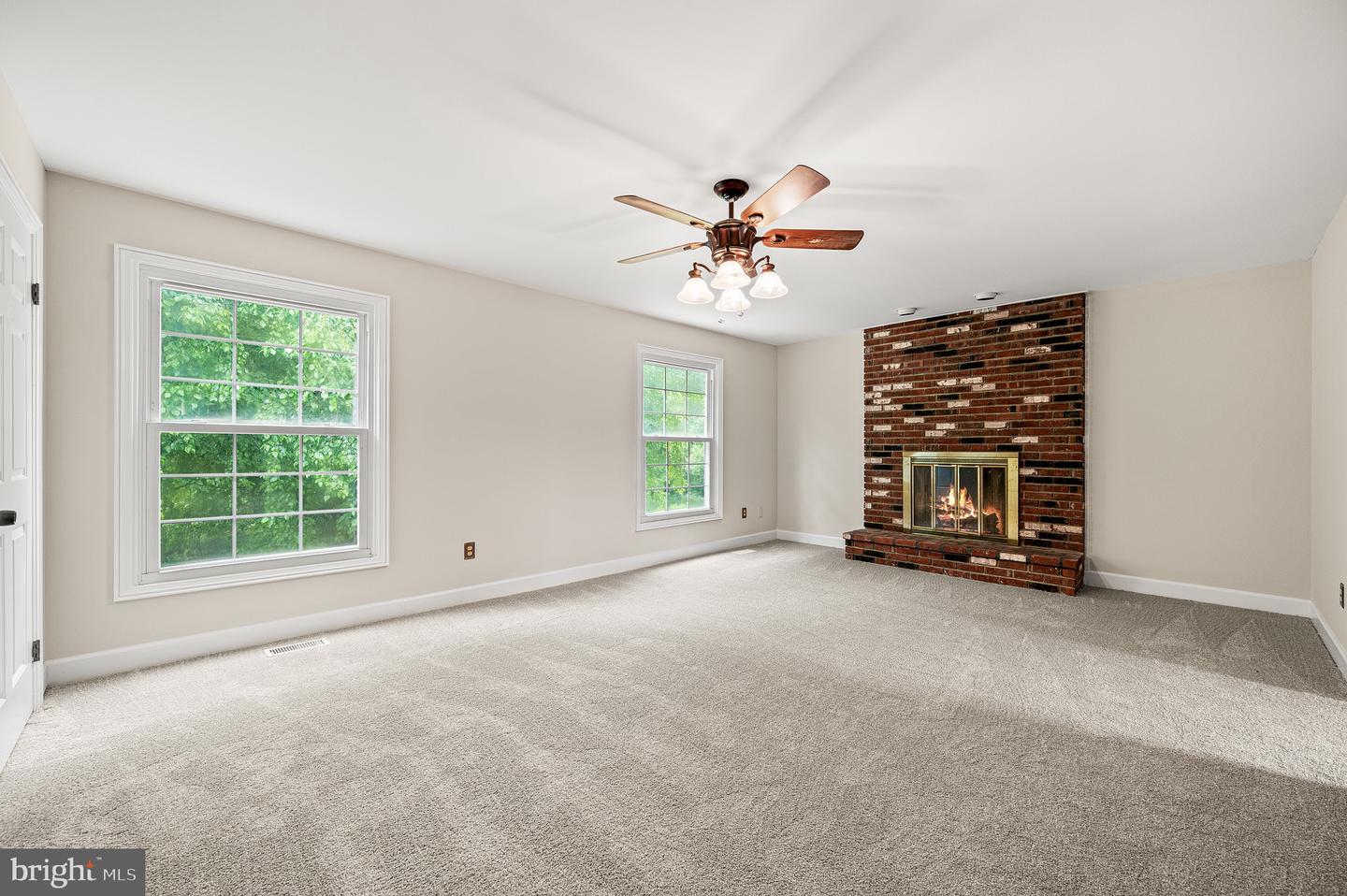 105 Scotts Glen Rd Property Photo 24