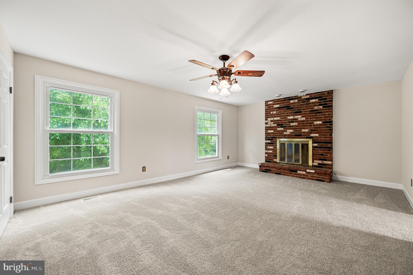 105 Scotts Glen Rd Property Photo 25