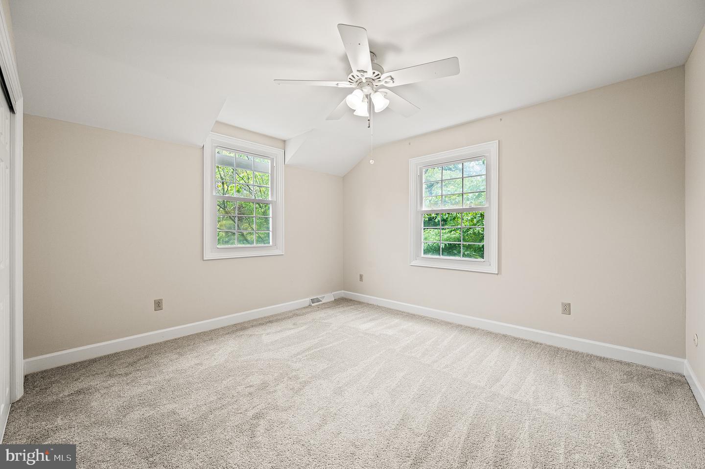 105 Scotts Glen Rd Property Photo 30