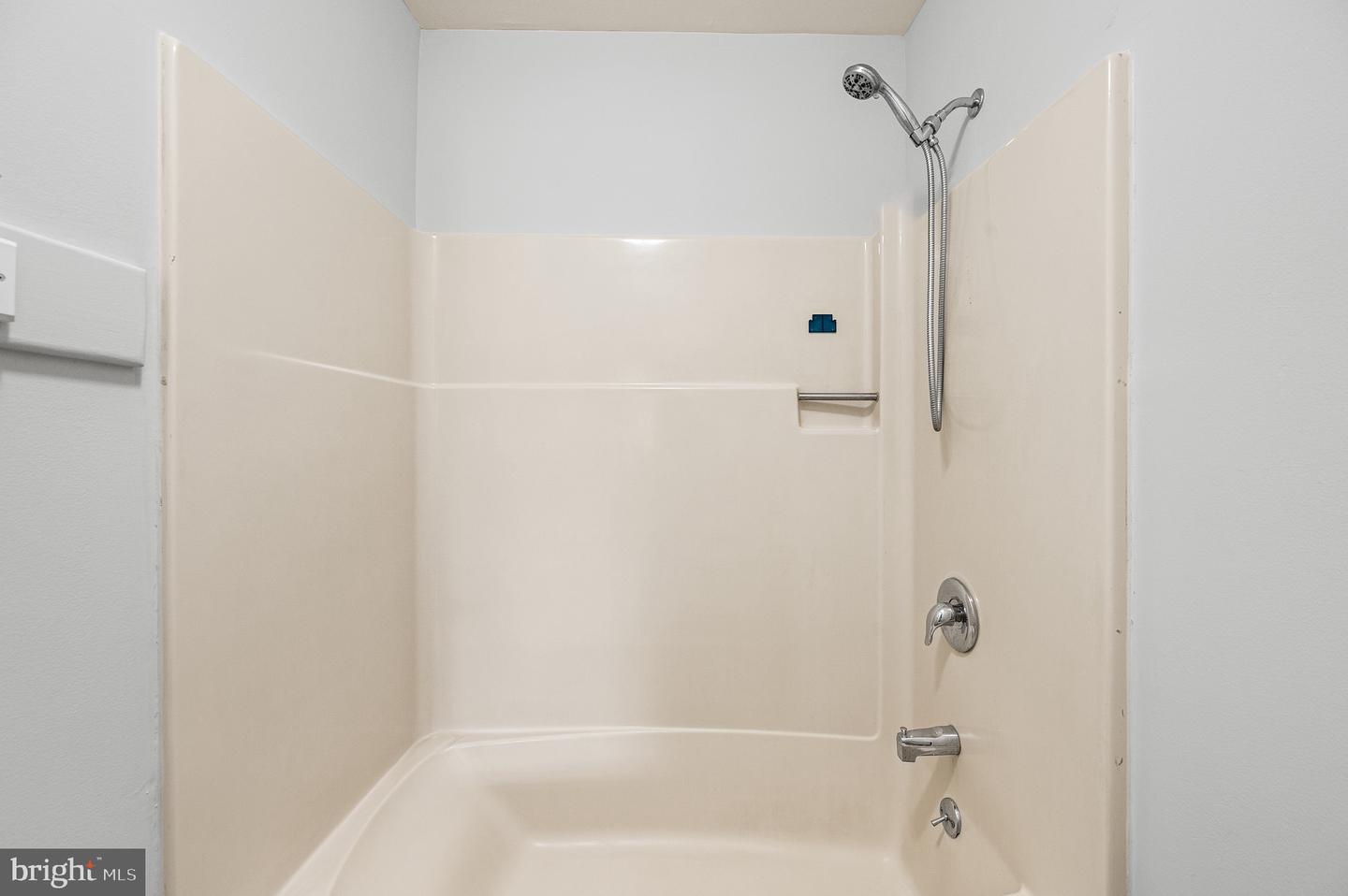 105 Scotts Glen Rd Property Photo 33