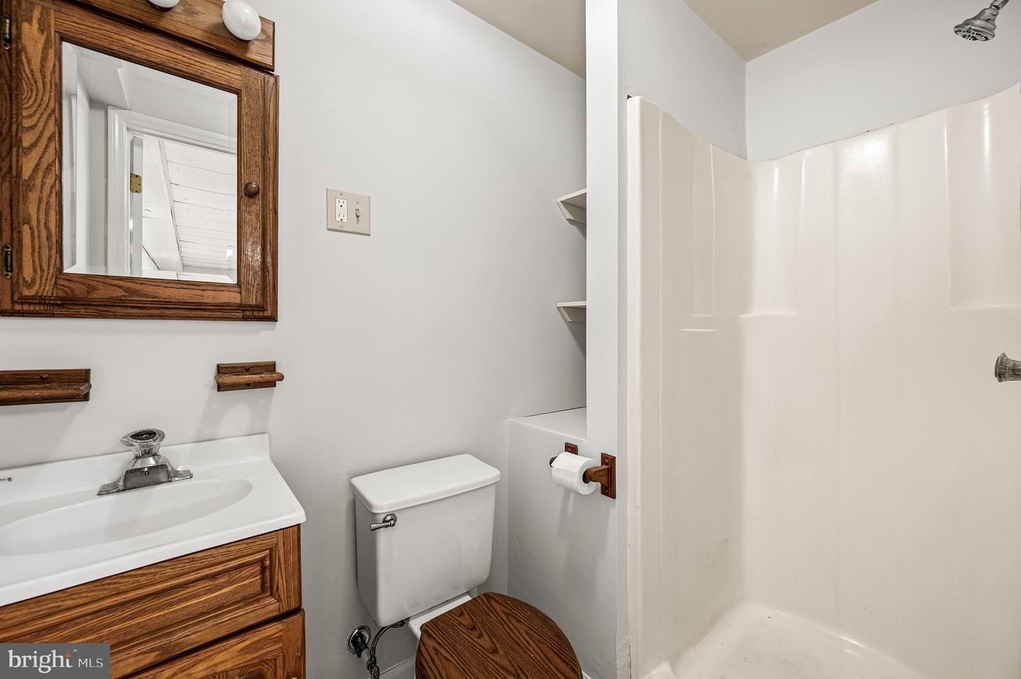 105 Scotts Glen Rd Property Photo 40