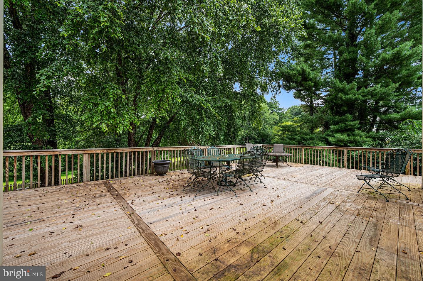 105 Scotts Glen Rd Property Photo 42