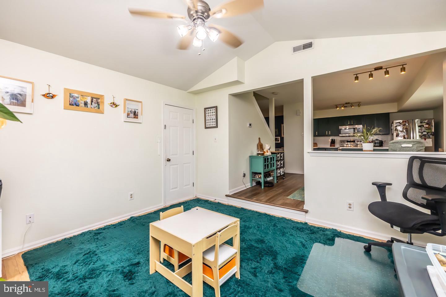 786 Bradford Ter Property Photo 16