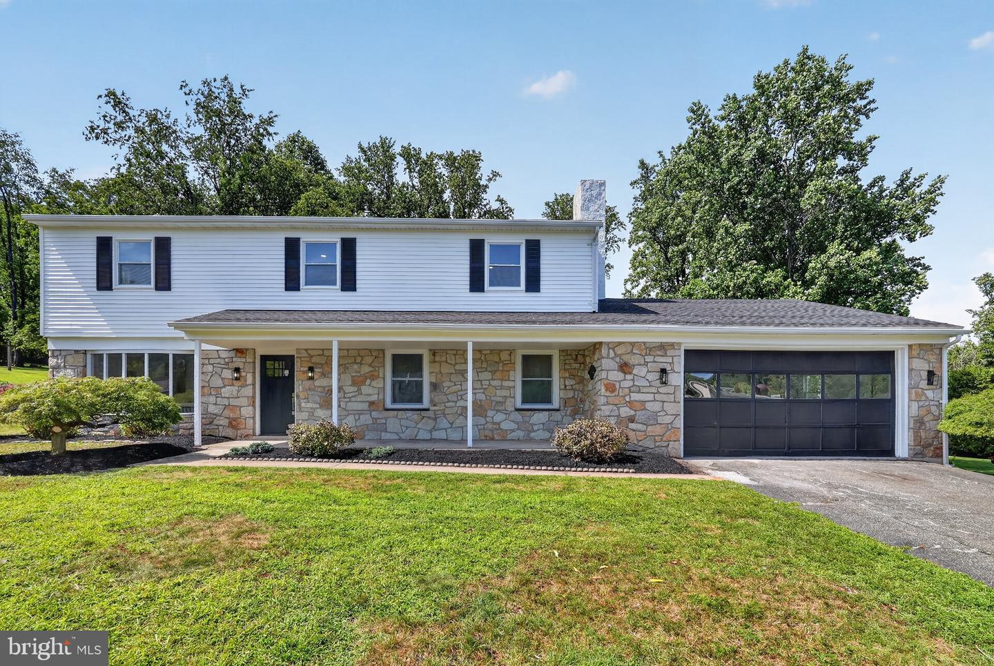 207 Sylvan Dr Property Photo 1