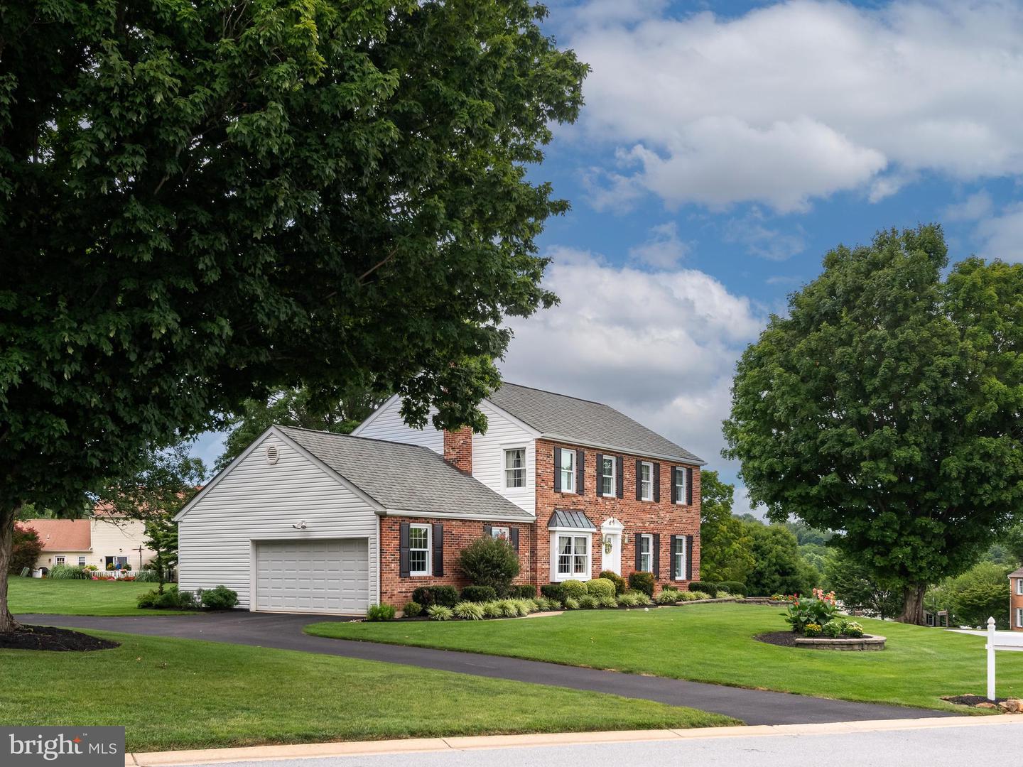 833 Marrones Court Property Photo 4