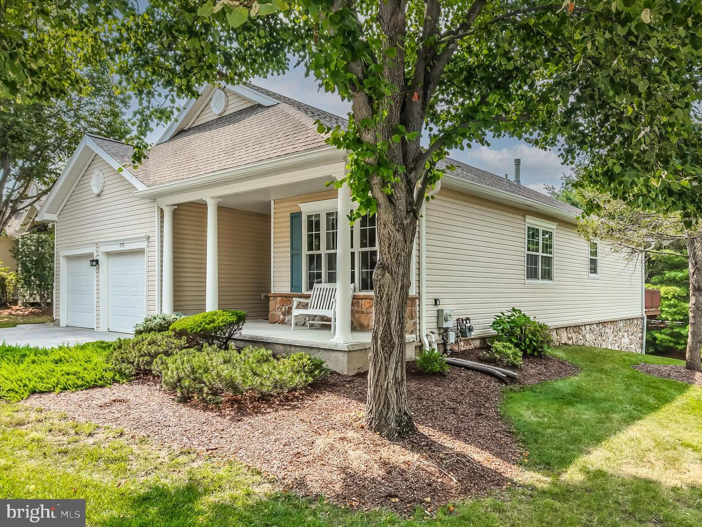 1579 Ulster Ter Property Photo 2