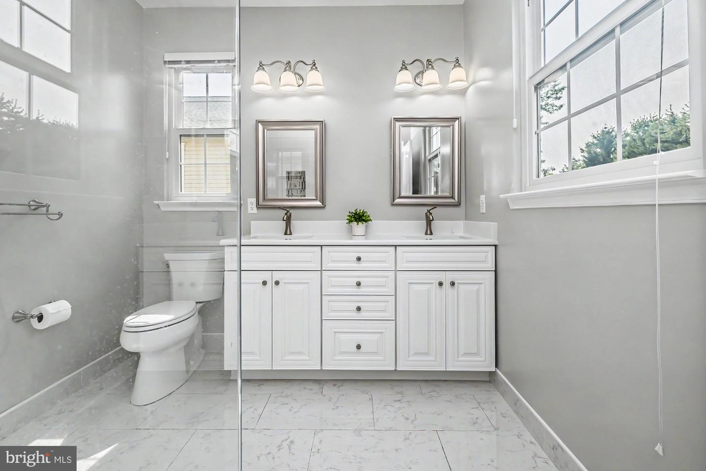 1579 Ulster Ter Property Photo 21