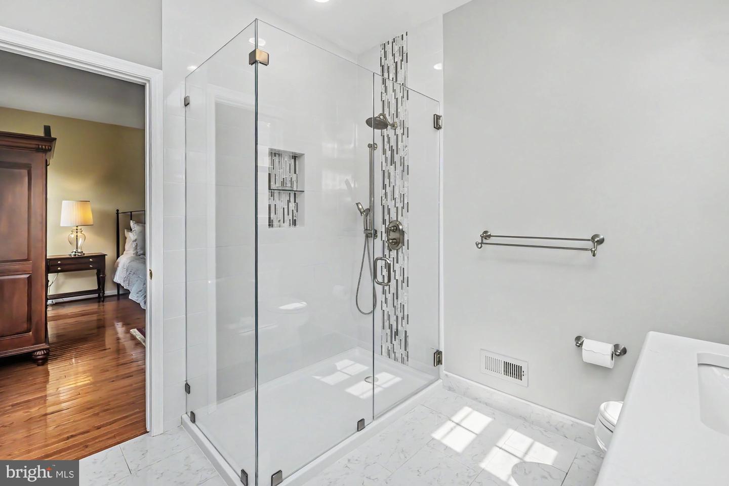 1579 Ulster Ter Property Photo 22