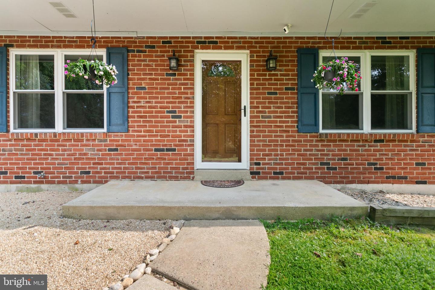 718 Bicking Dr Property Photo 2