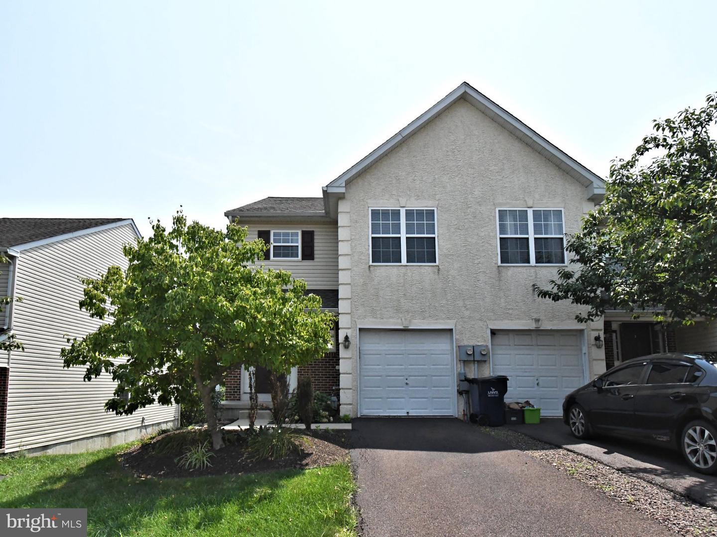 1028 BALLEY DR Property Photo 1