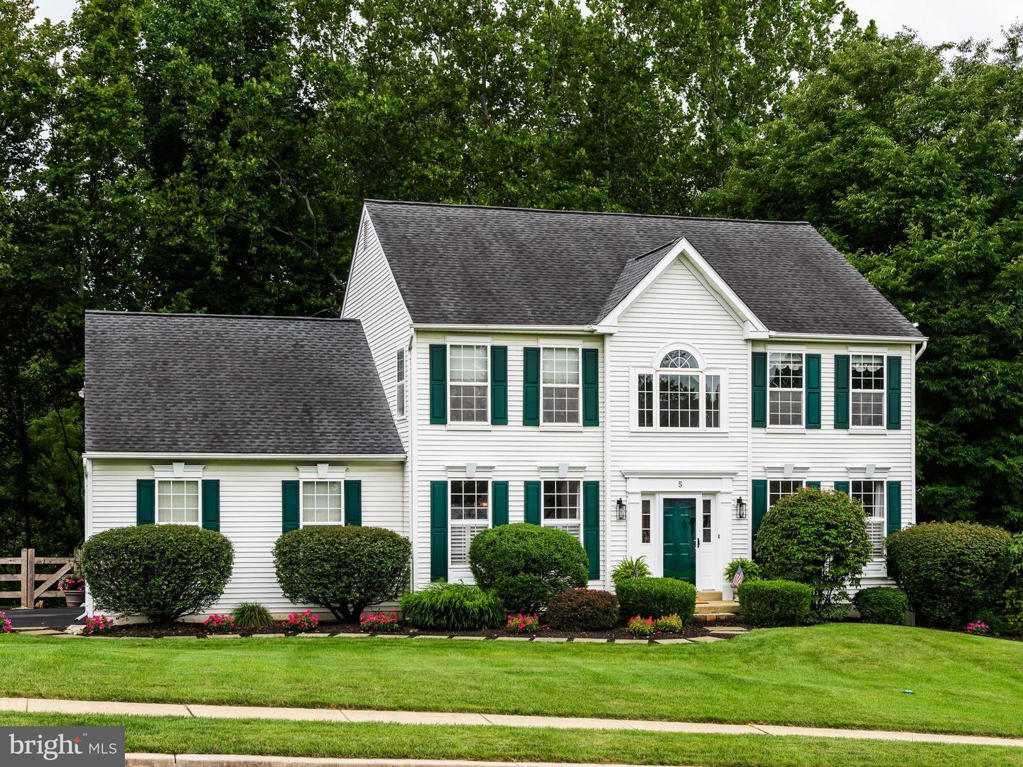 5 SOUTHWIND LN