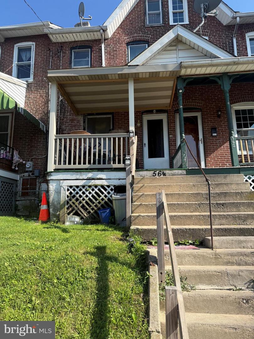 564 WALNUT ST Property Photo 1