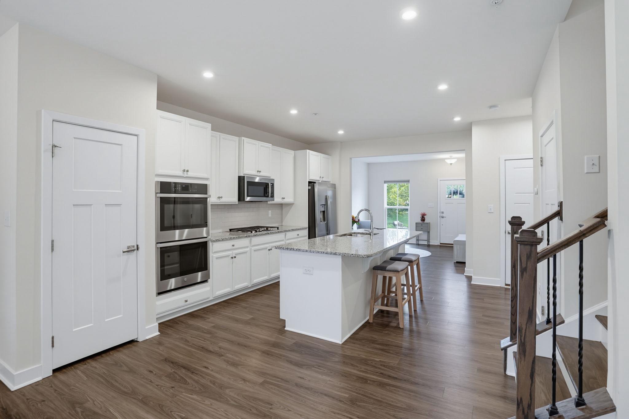 1237 Benjamin Property Photo 6
