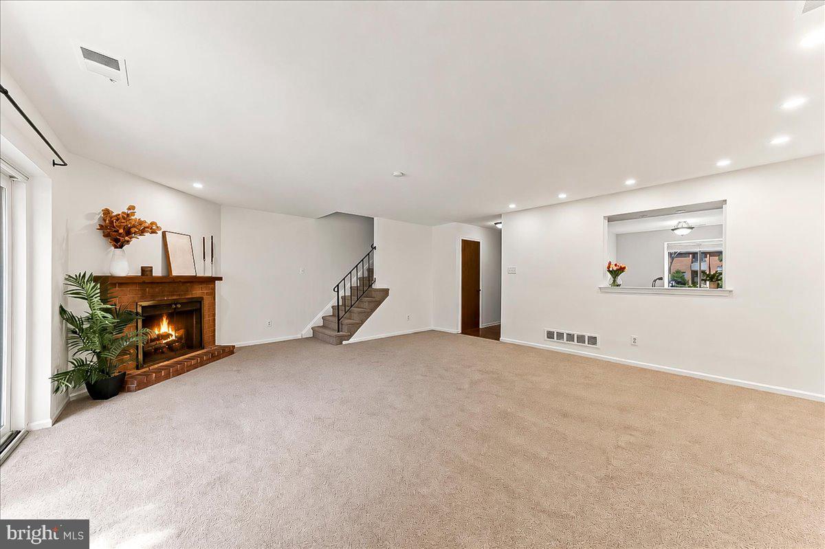 309 N Snowdon Property Photo 4