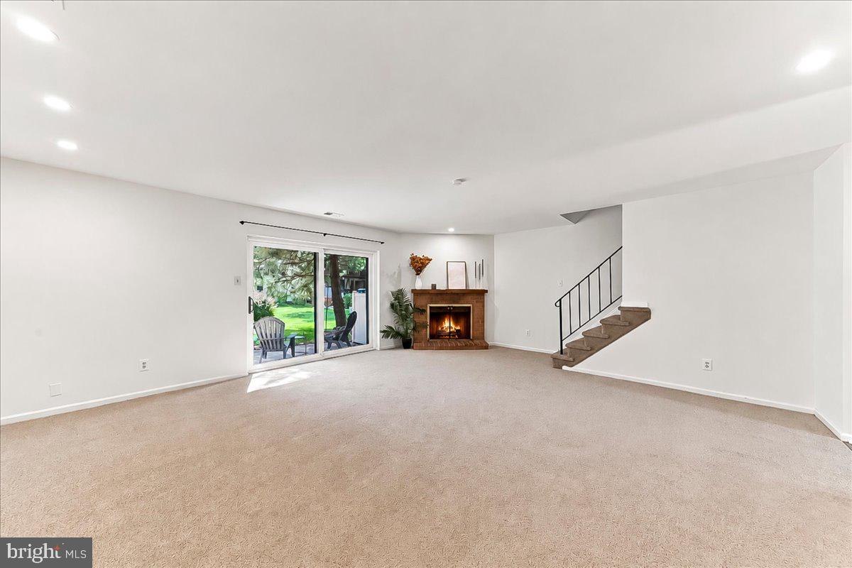 309 N Snowdon Property Photo 6