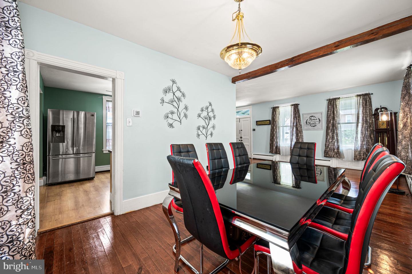 114 Chester Ave Property Photo 6