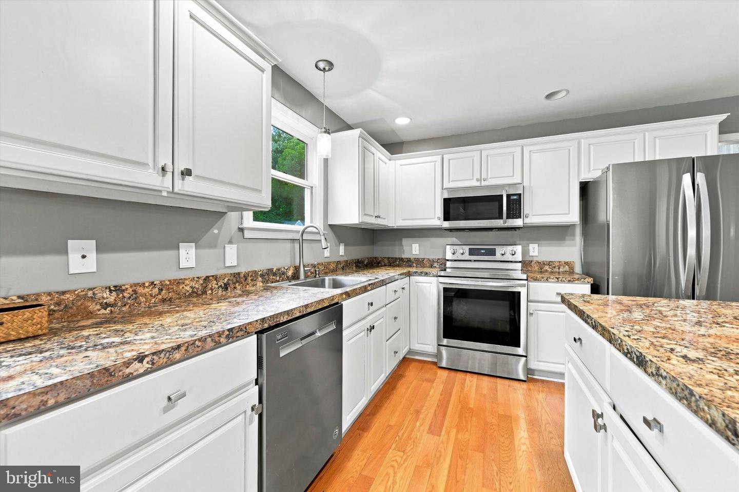 1126 Yankee Dr Property Photo 15