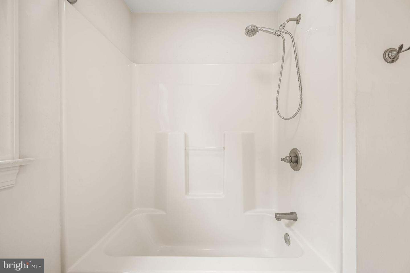 60 Homestead Ln Property Photo 32