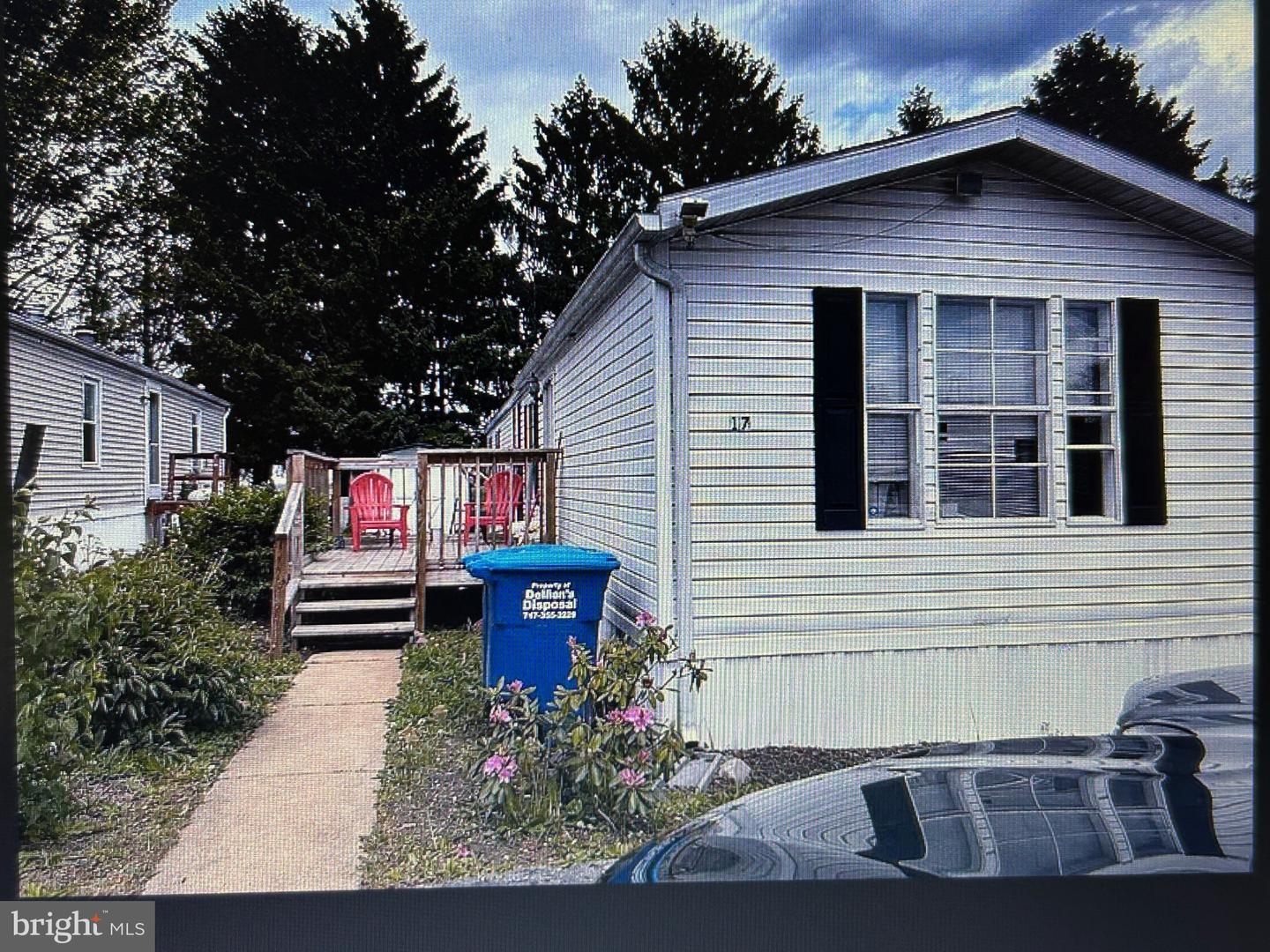 17 Vintage Ln Property Photo 3