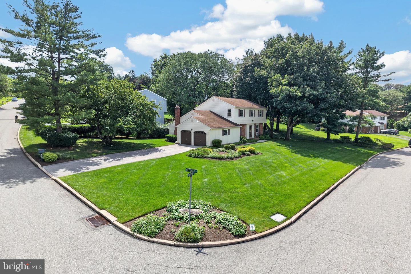 600 Brecknock Dr Property Photo 2