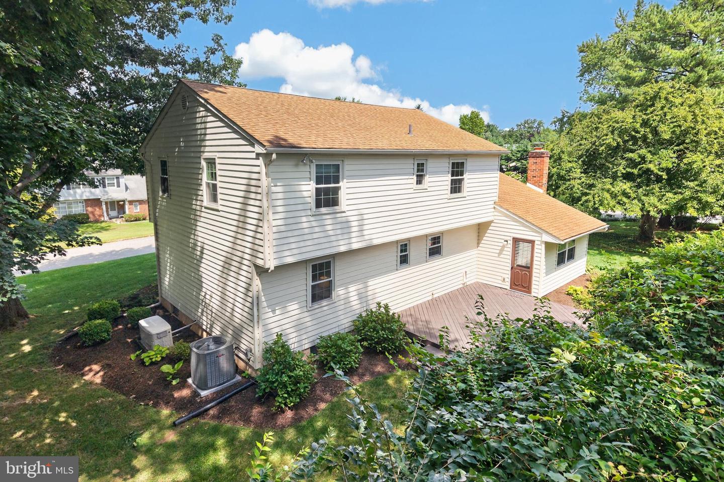 600 Brecknock Dr Property Photo 3