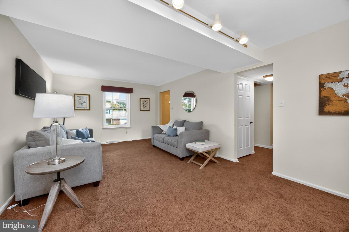 600 Brecknock Dr Property Photo 8
