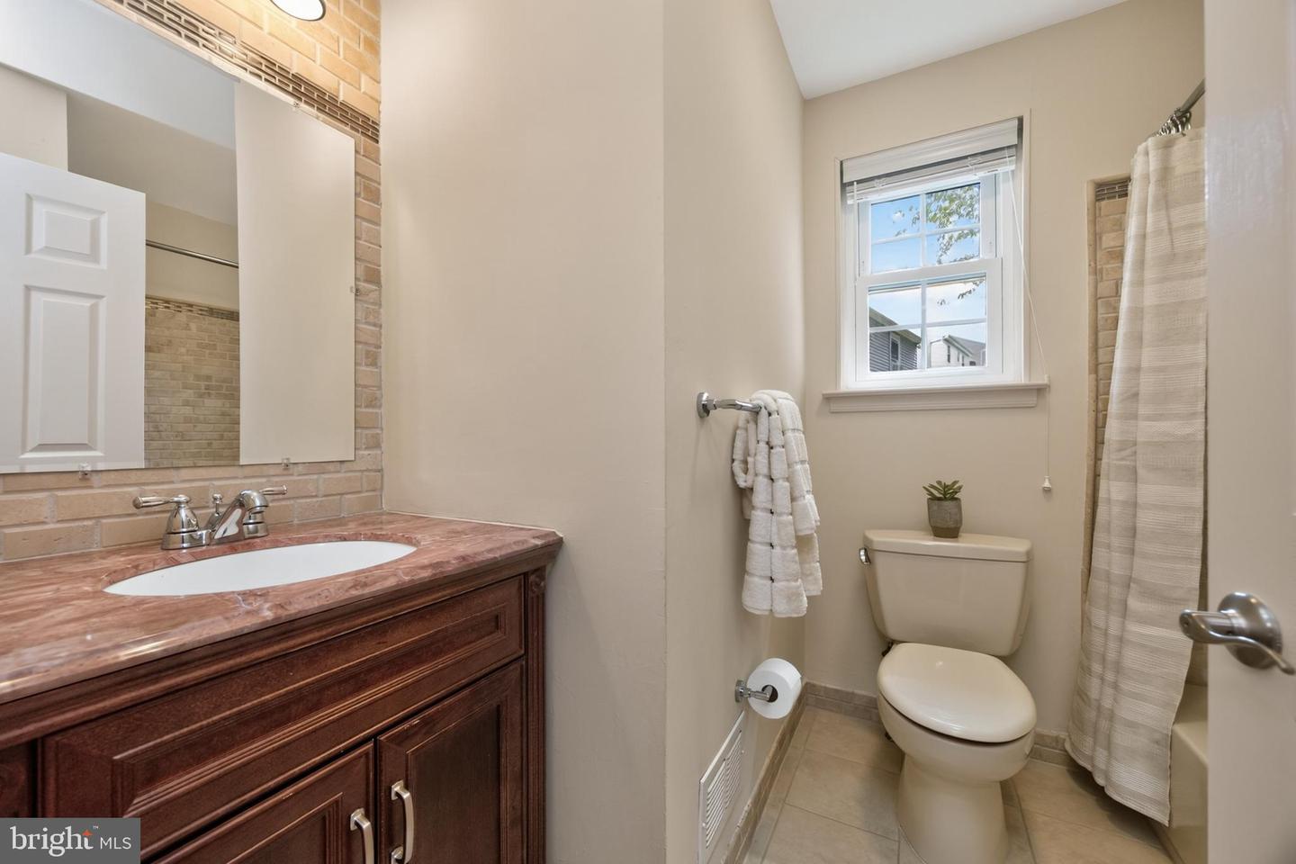 600 Brecknock Dr Property Photo 28