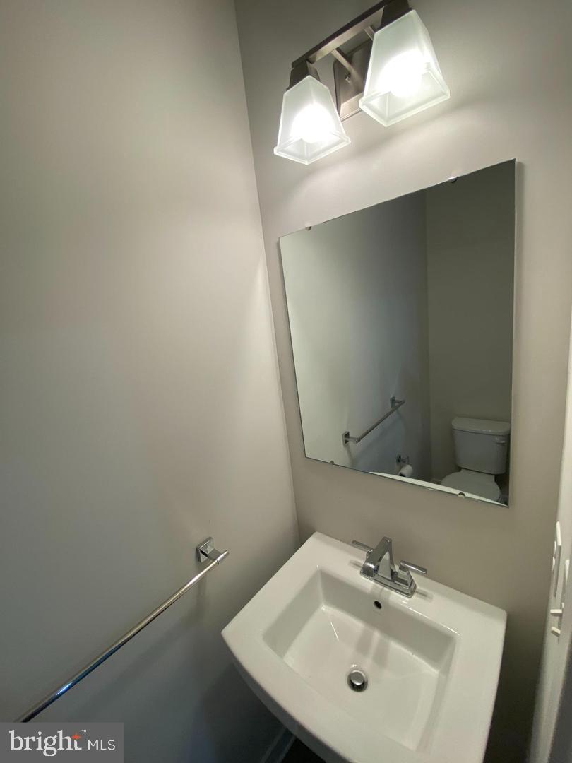 619 Holywell Dr Property Photo 9