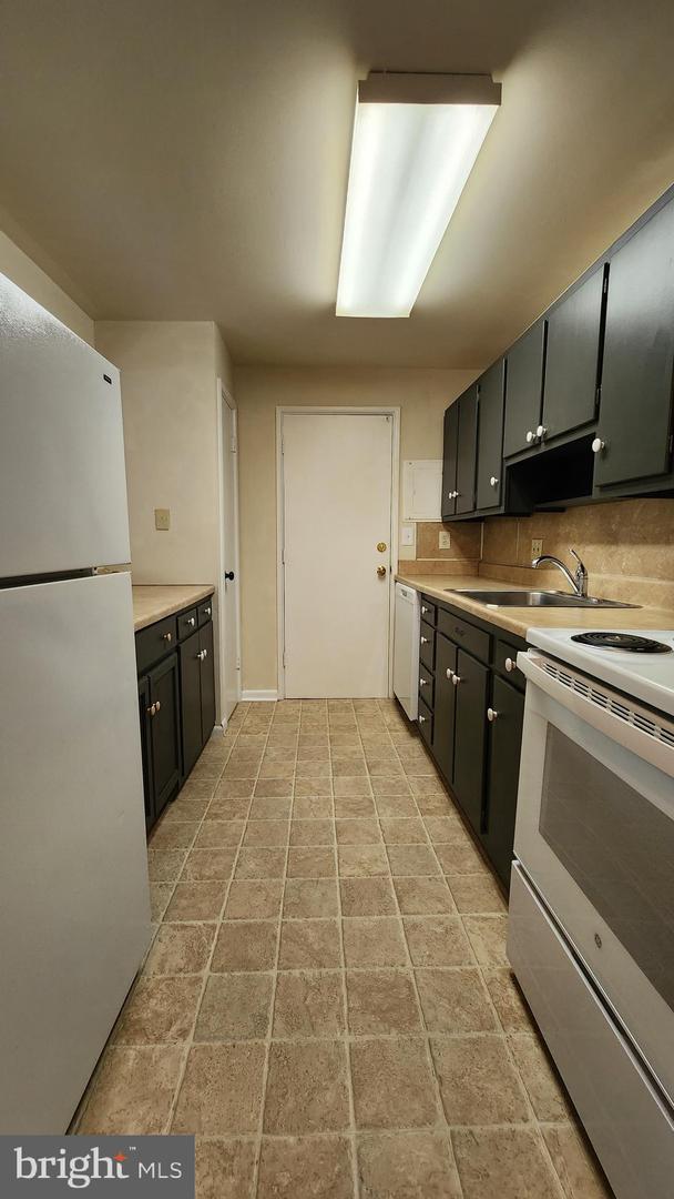 804 Vaughn Rd #b-7 Property Photo 2