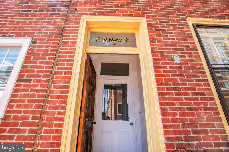 8 N New St Property Photo 1