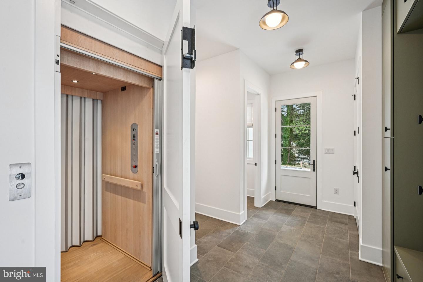 1345 Carolannes Way Property Photo 12