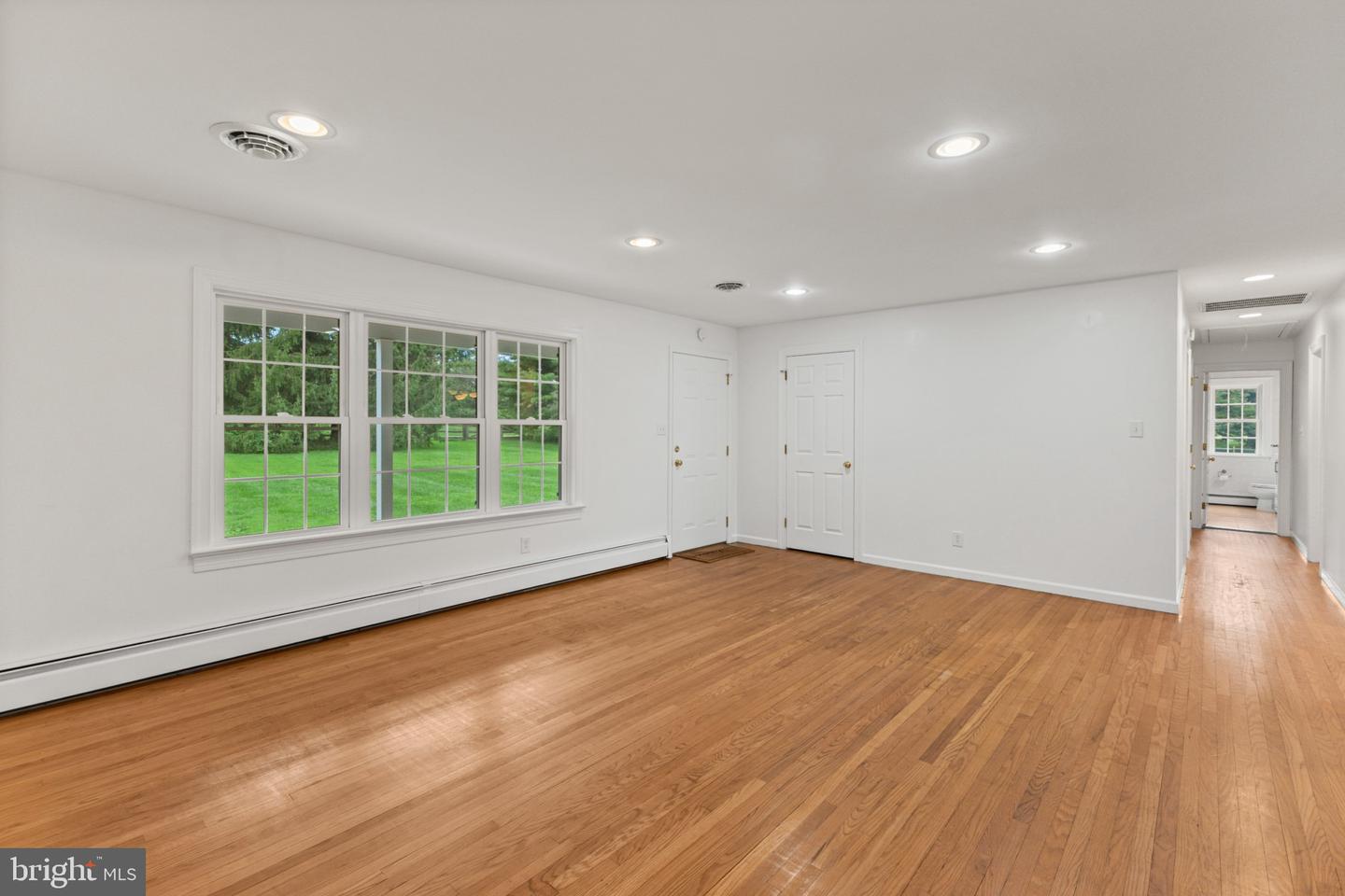 264 Woodcrest Rd Property Photo 4