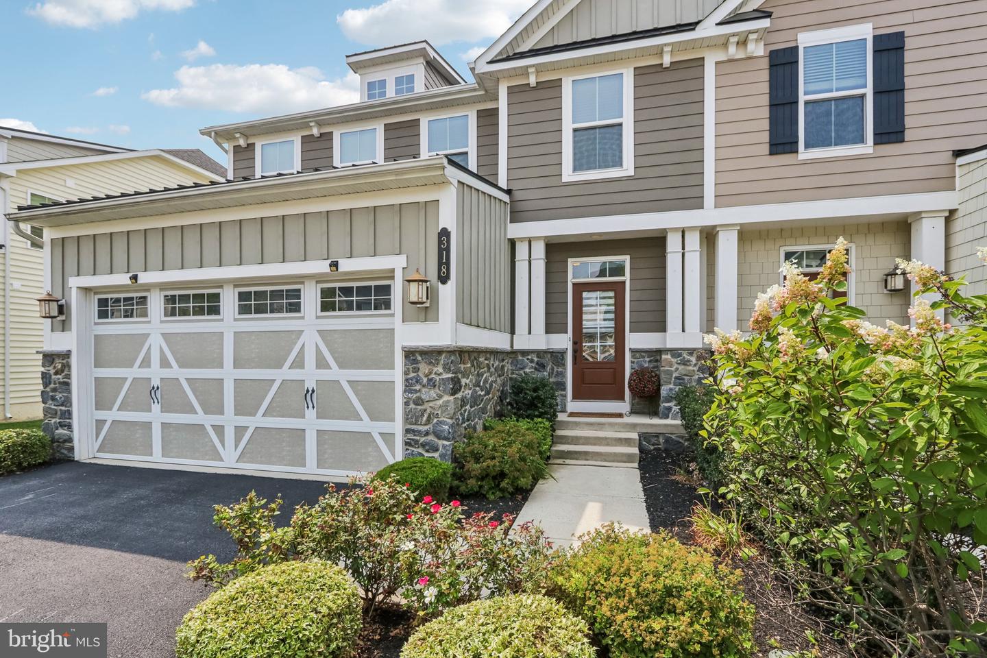 318 QUARRY POINT RD Property Photo 1