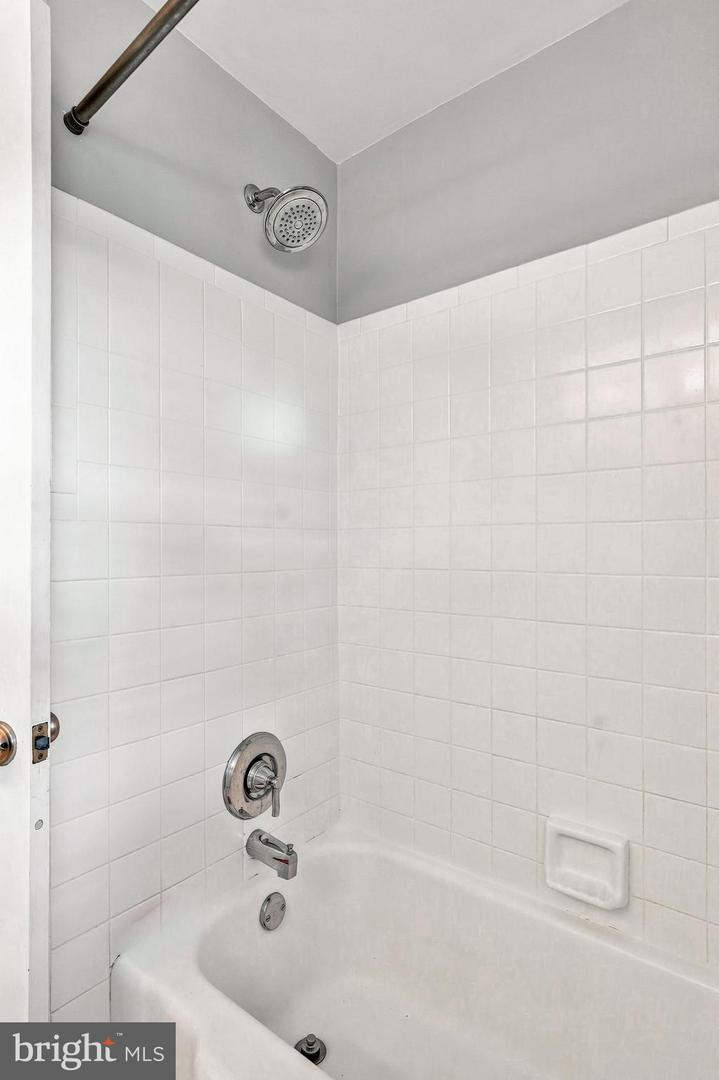 716 Clovelly Ln Property Photo 67