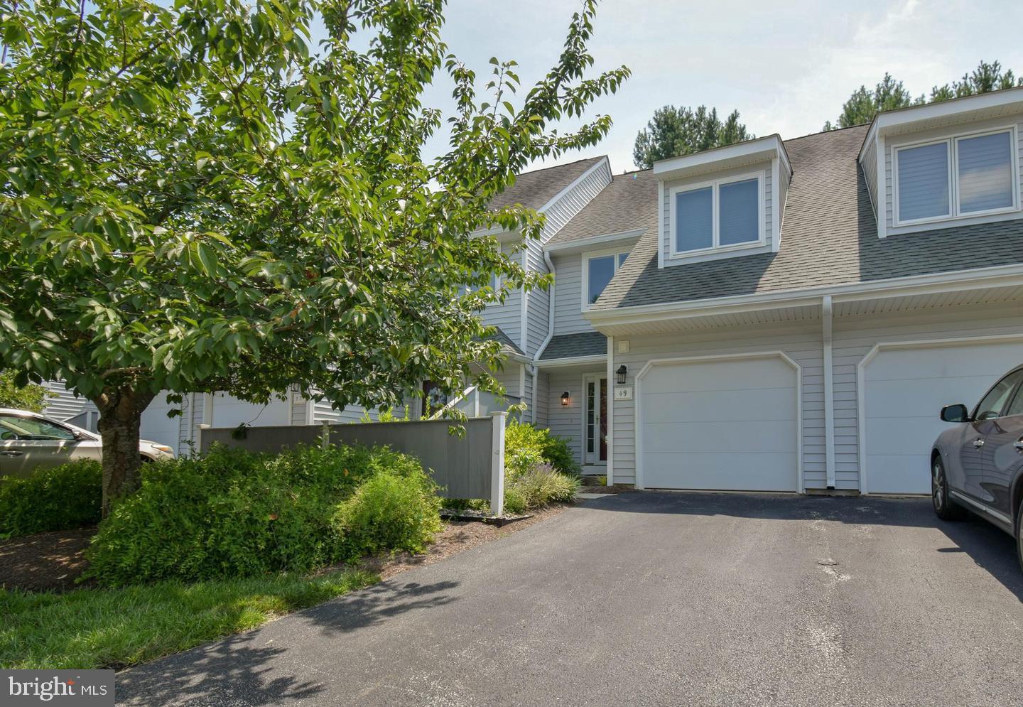 49 E JONATHAN CT #49 Property Photo 1