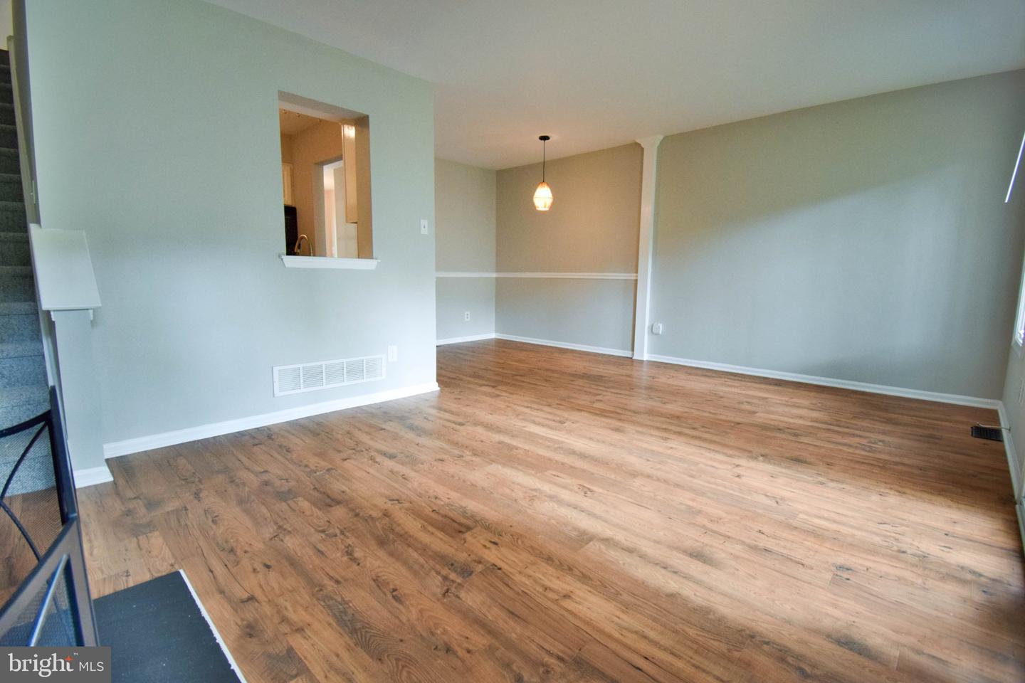 49 E Jonathan Ct #49 Property Photo 7