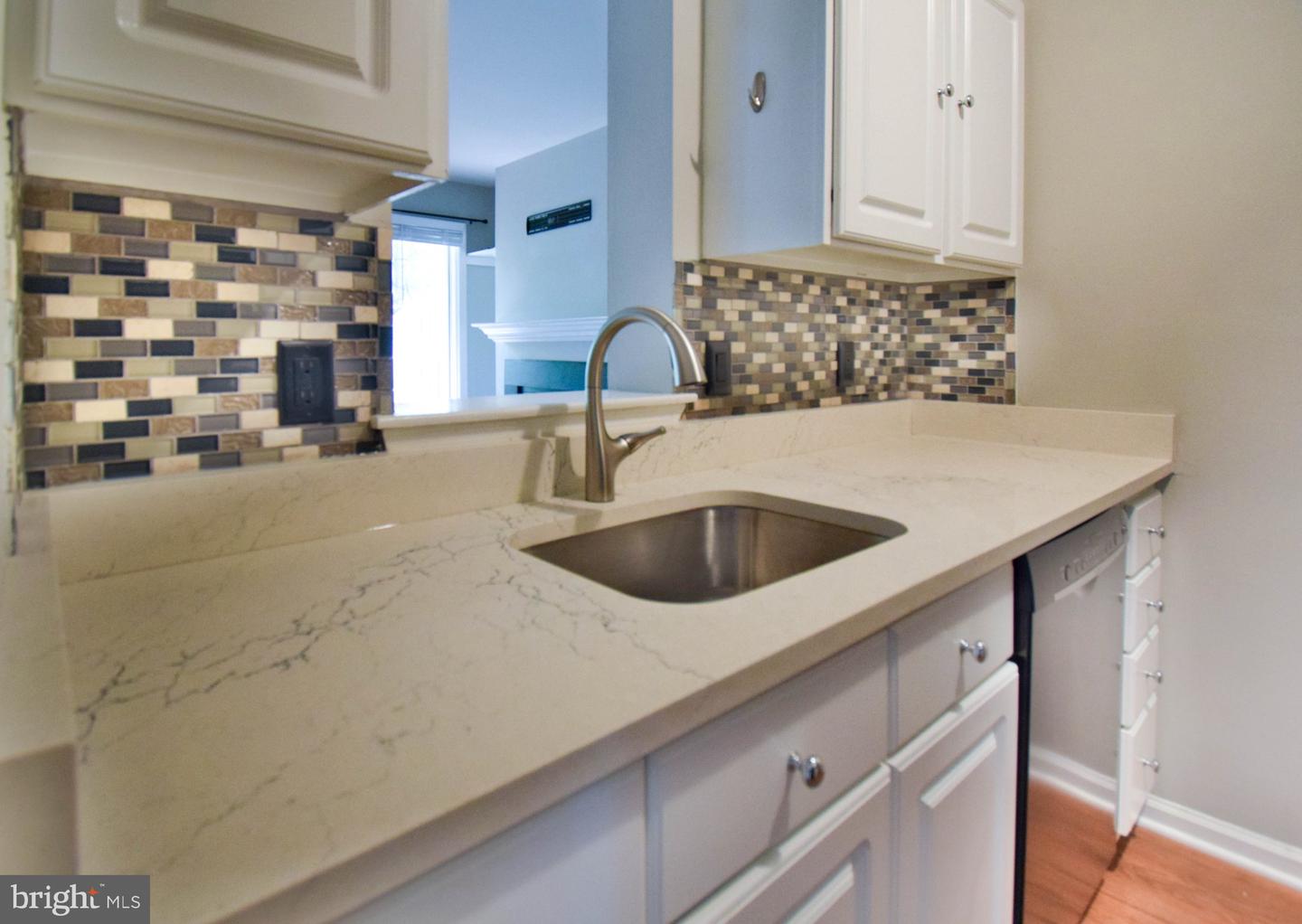 49 E Jonathan Ct #49 Property Photo 14