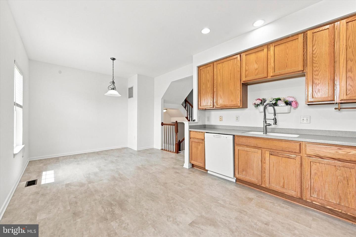 122 Larose Dr #122 Property Photo 8